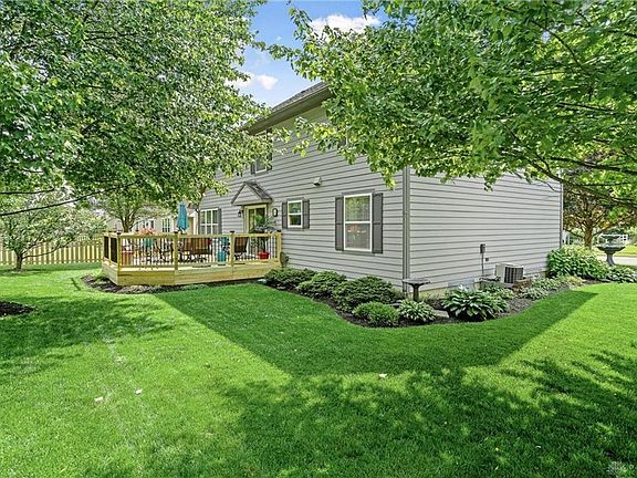 4th image of 50 Stillwater Ct