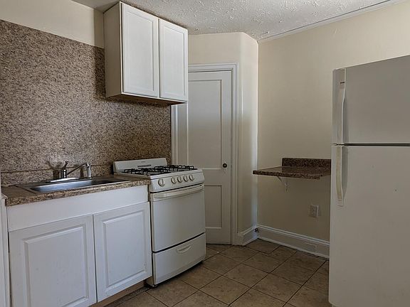 4th image of 1913 72nd Ave Floor 2
