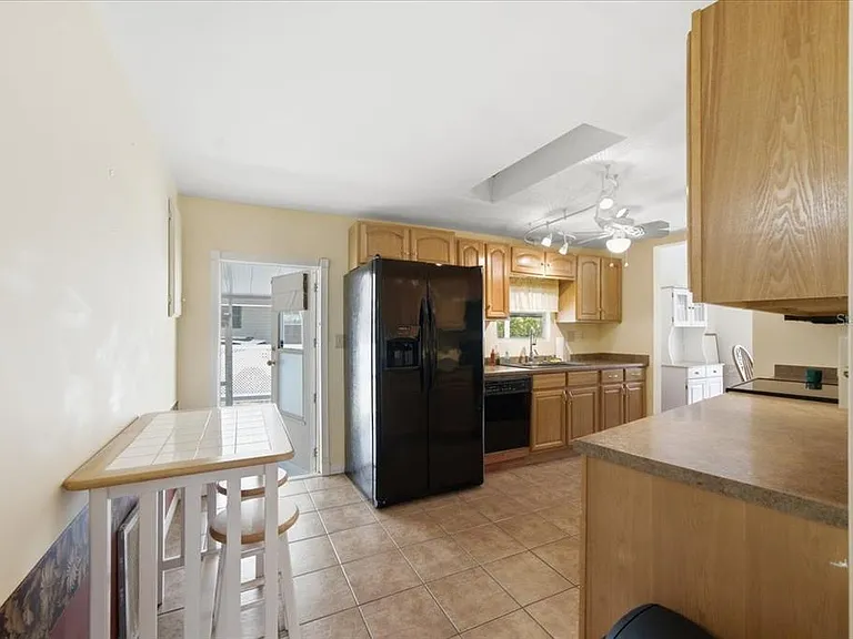 7505 Fairlane Ave — Photo 14