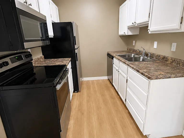 Briarwood Estates — Photo 1