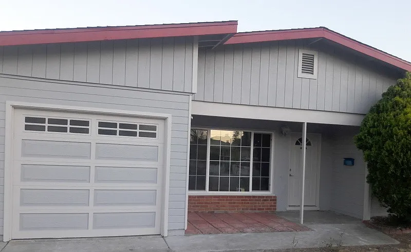 1416 Young St photo 1