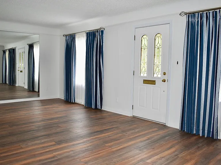 619 N Elizabeth St — Photo 4
