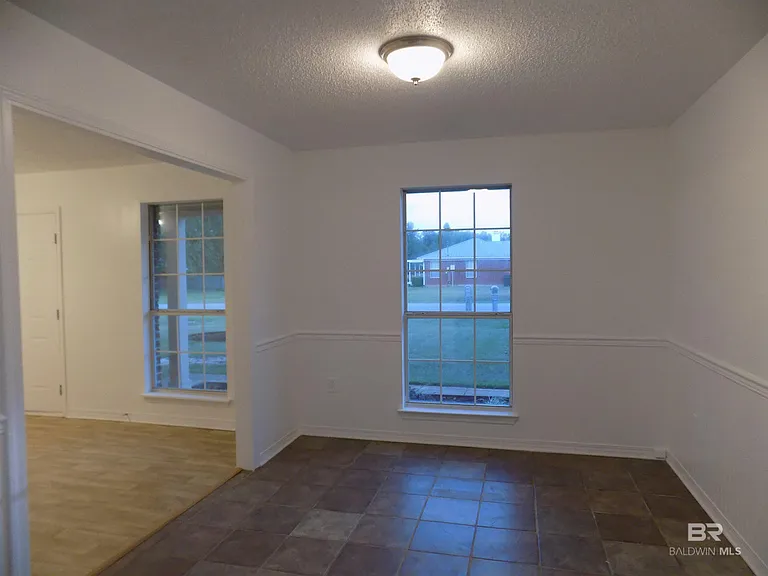 23266 Wilson Dr — Photo 4