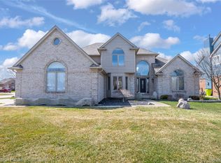 56175 Saint Andrews Dr, Macomb, MI