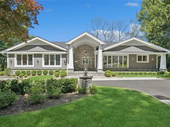 190 Mimosa Drive, East Hills, NY 11576