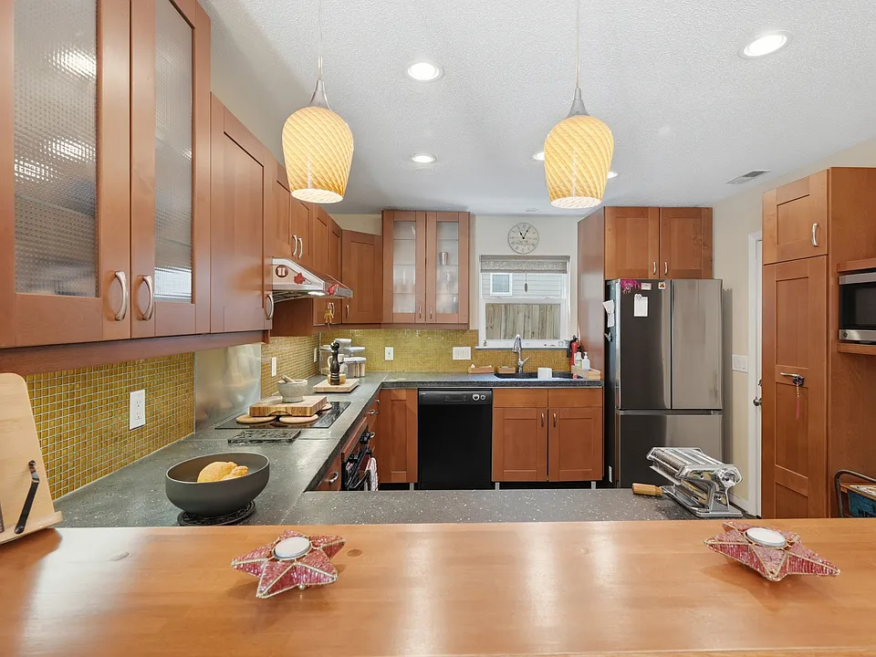 206 Covington Dr