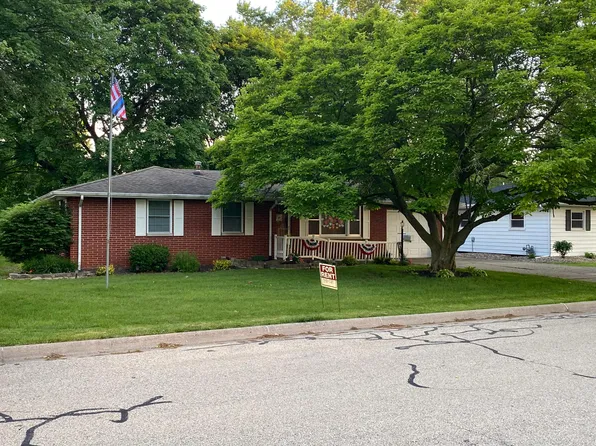 384 E Fernwood St, Morton, IL 61550