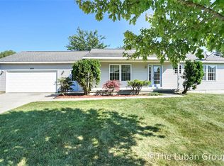 99 Cleveland St E, Coopersville, MI 49404