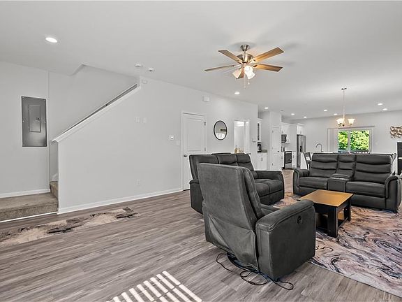 3rd image of 325 Pinner St