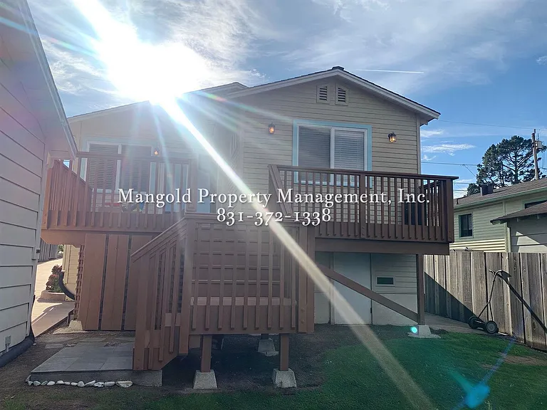 844 Newton St — Photo 12