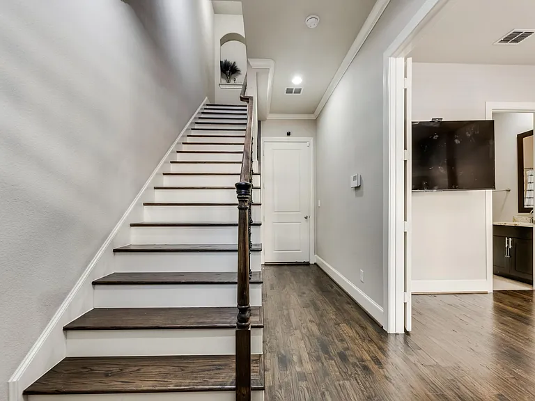 747 Will Rice Ave — Photo 4