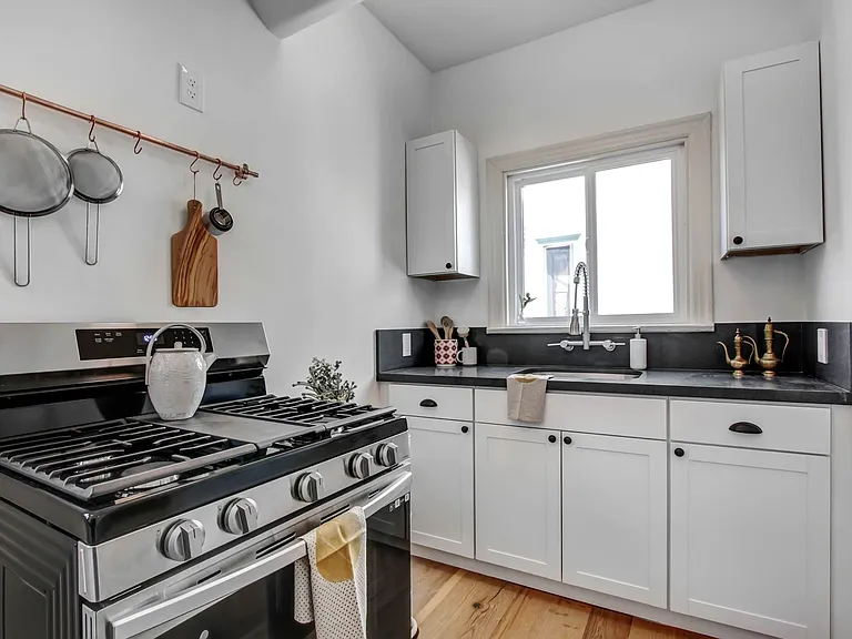 4344 Burns Ave — Photo 8
