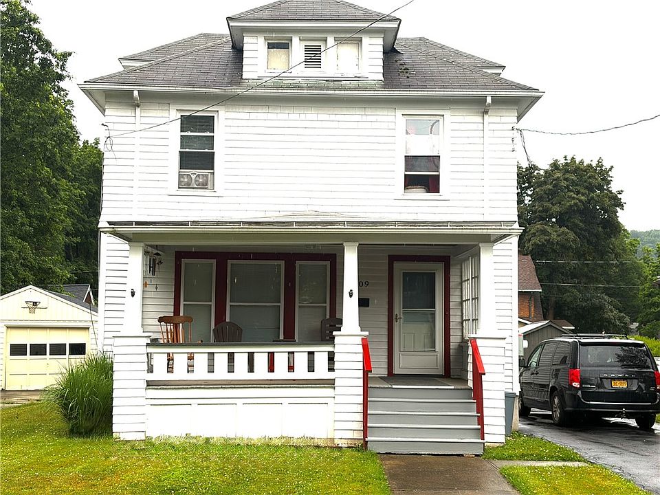 1st image of 709 Grove St