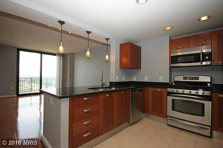 2451 Midtown Ave #16 — Photo 14
