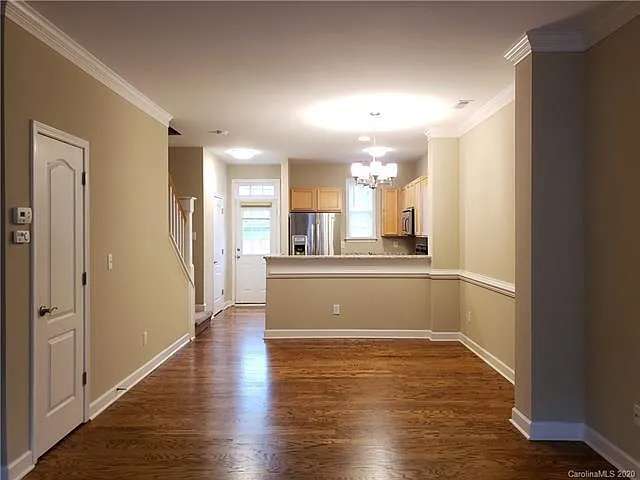 623 Old Meeting Way — Photo 3