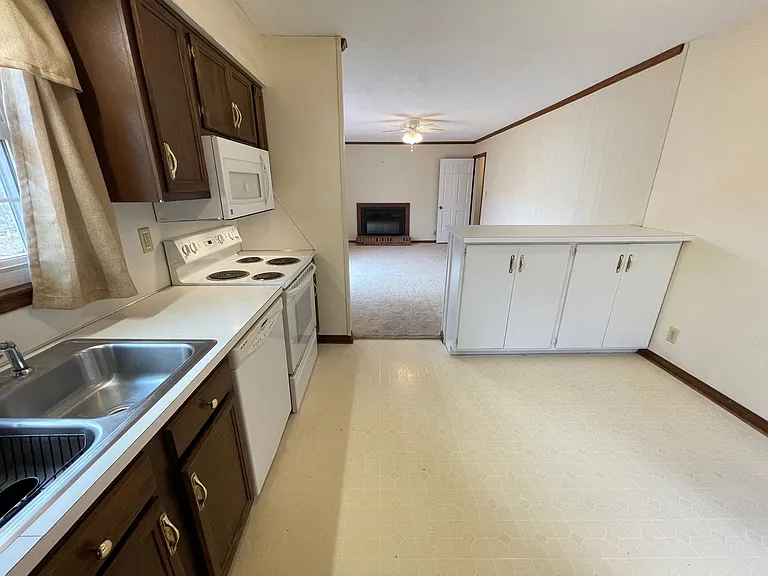 106 Downing Ct — Photo 14