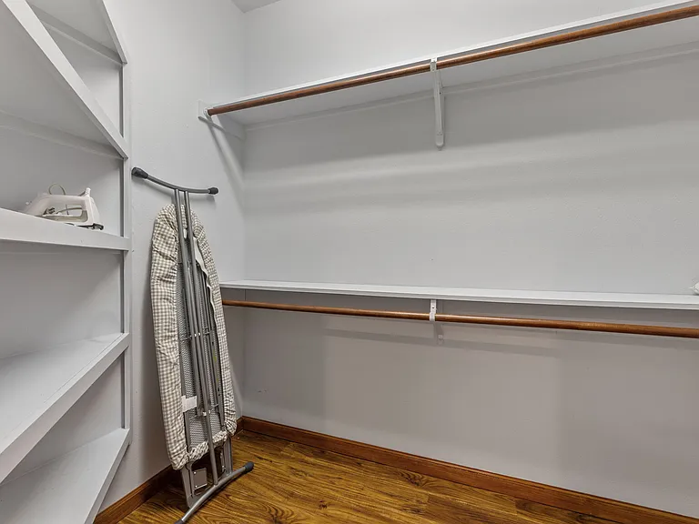 7724 Golfhill Dr — Photo 45