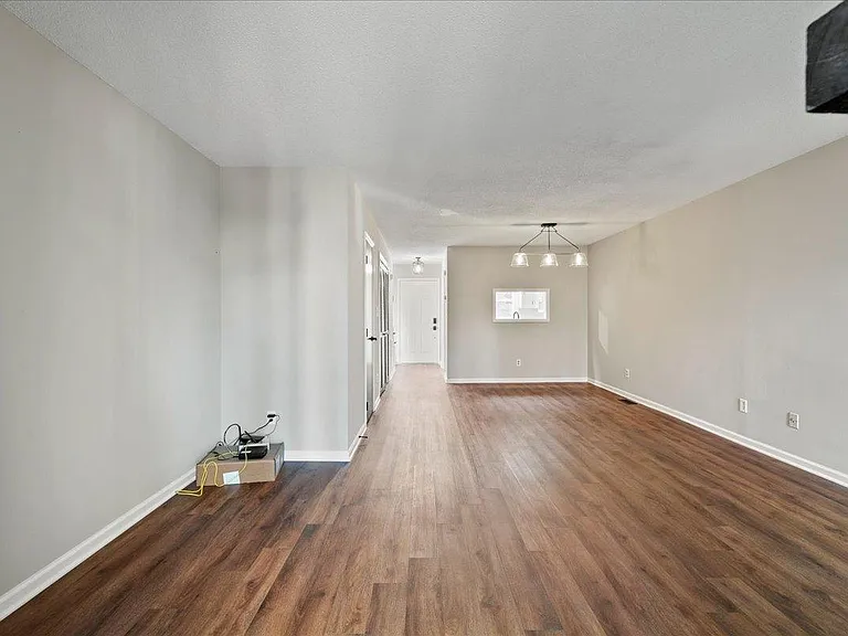 5508 Kaplan Dr — Photo 14