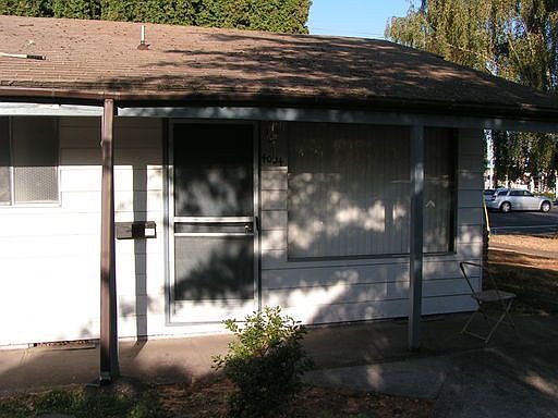2nd image of 4004 Ward Dr NE