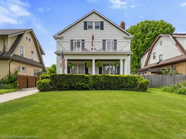 1215 Nottingham Rd, Grosse Pointe Park, MI 48230