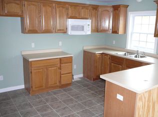 21 Grotto Ave, Pawtucket, RI 02860