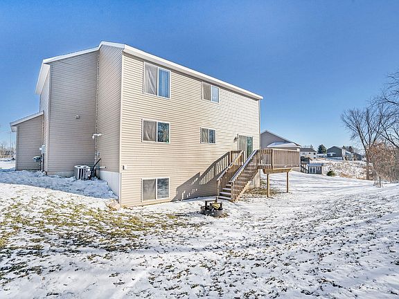 5th image of 5643 Scotsglen Ct SE