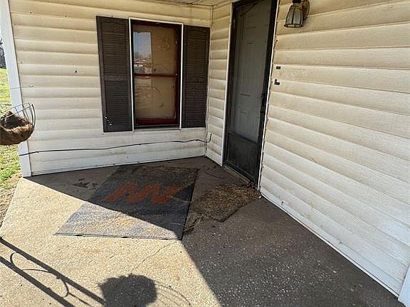 4th image of 1845 W Midland St