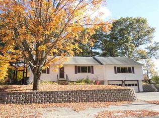 40 Tanglewood Ave, Tewksbury, MA 01876