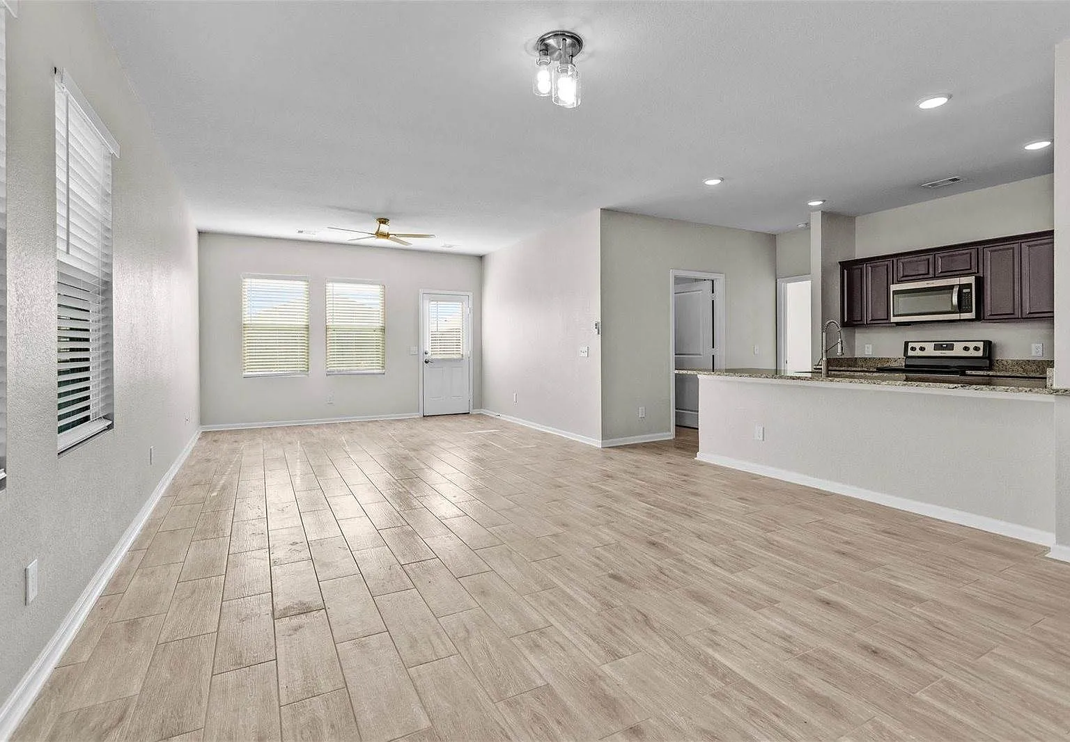 3 bed, 1434 sqft, $1,850 — Photo 3