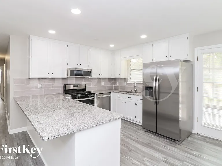 335 Lost Meadows Dr — Photo 8