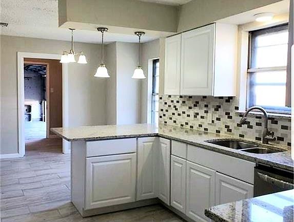 5th image of 6233 Onyx Dr N