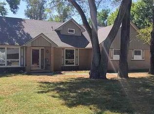 611 Catalina Dr, Hutchinson, KS 67502