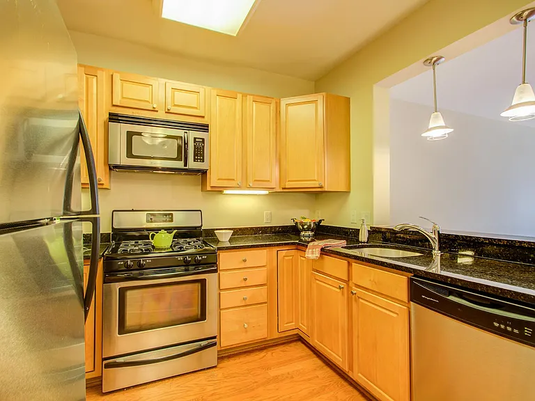 38 Maryland Ave #207 — Photo 12
