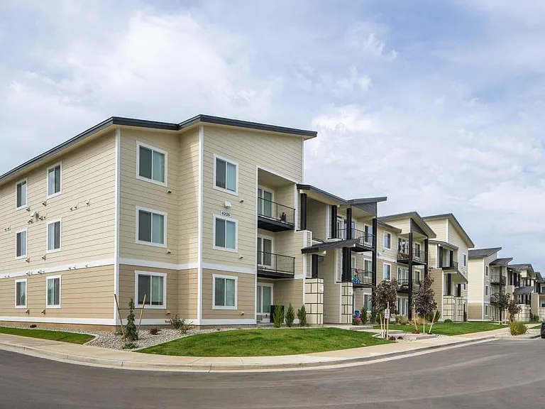 Bluegrass Farms Apartments — Photo 51