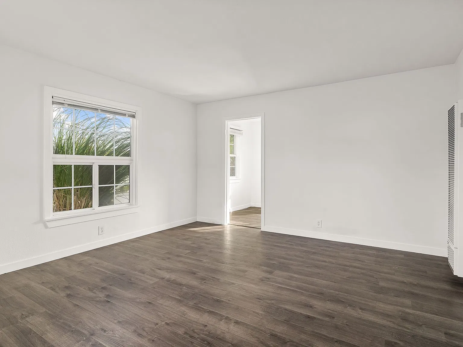 8413 Lilienthal Ave — Photo 4