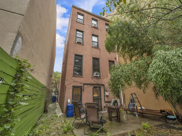 697 Jefferson Avenue image 22 of 22