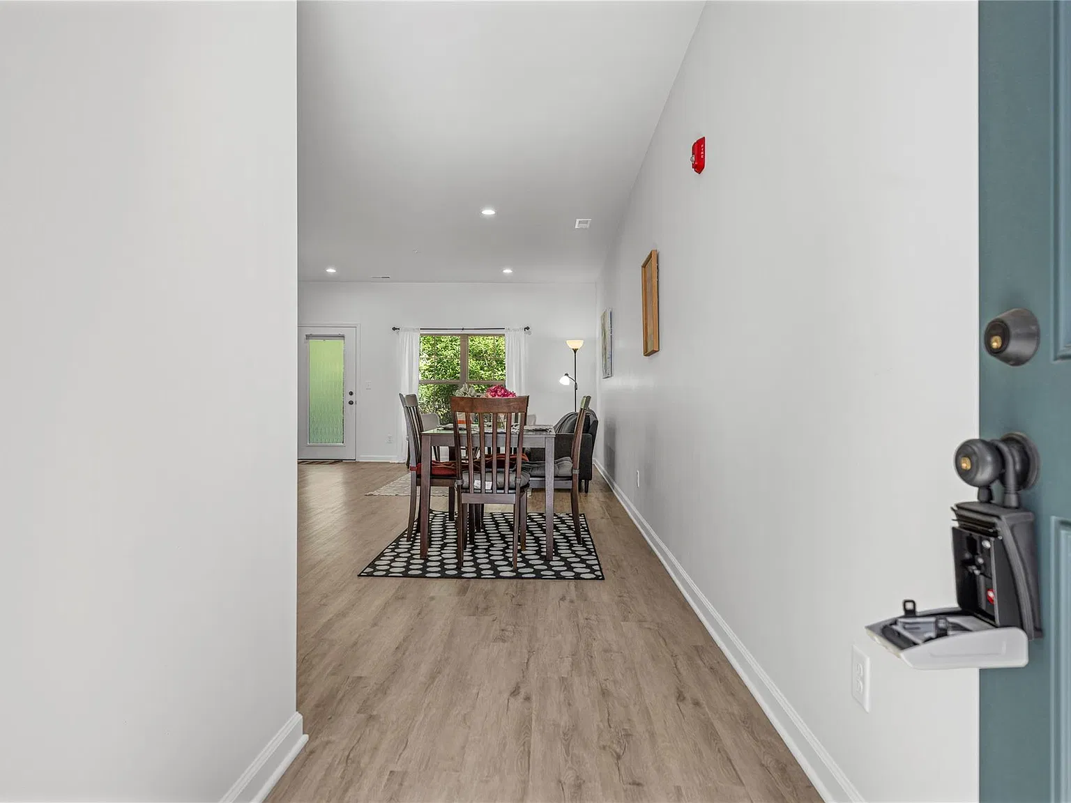 2 bed, 2.0 bath, 1175 sqft, $2,100 — Photo 3