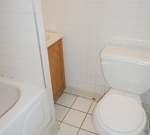 4th image of 5045 1/2 N Damen Ave #2E