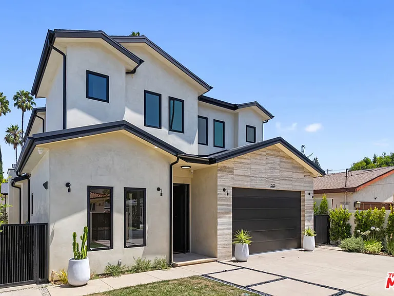 15721 Addison St — Photo 22