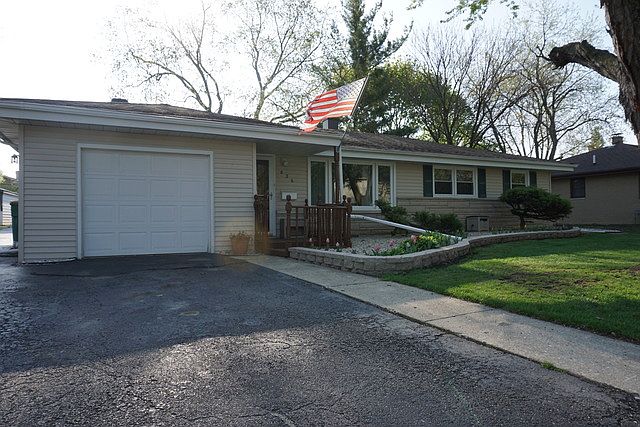1st image of 826 N Gael Dr