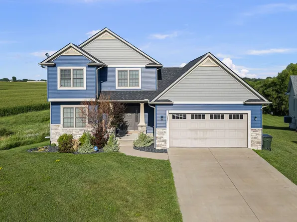 7127 Madison St, Davenport, IA 52806