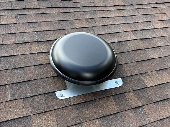 2nd image of 124 W SCHREINER ST
