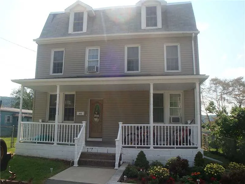 1832 1st St photo 1