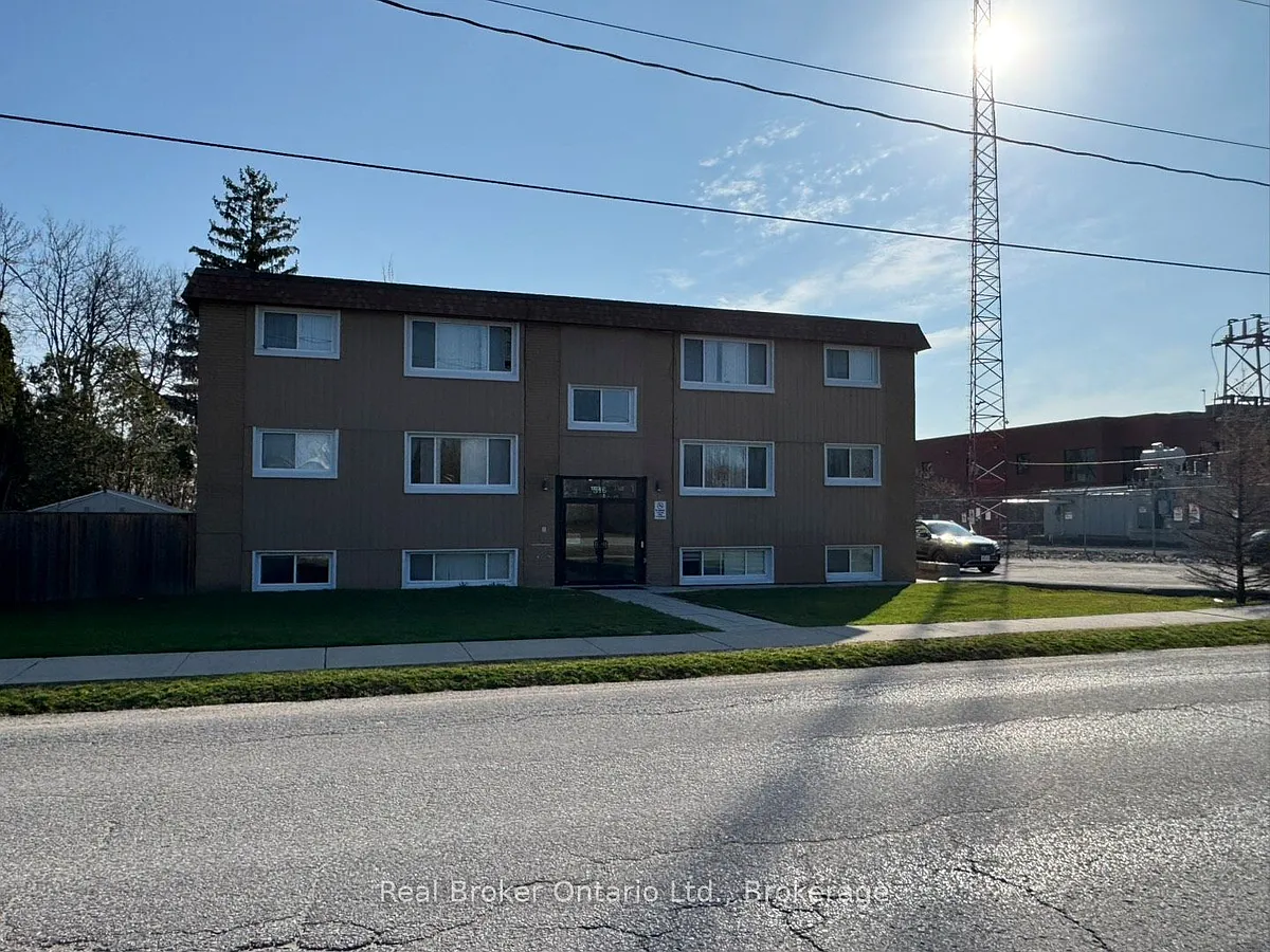Building Photo - 316 Peter St N #10