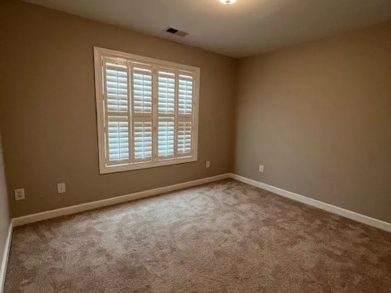 170 Blacksmith Ln — Photo 9