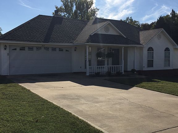 2nd image of 807 Boulder Dr