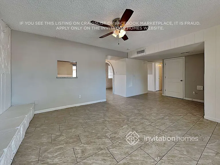 4143 N 74th Dr — Photo 3