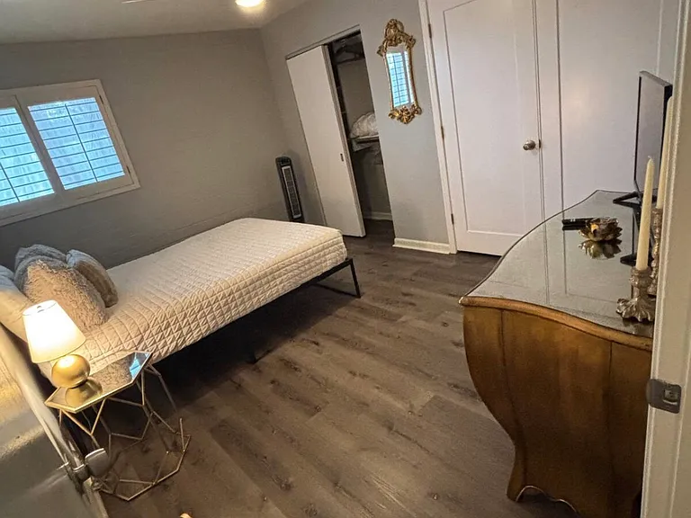 4916 N 73rd St #5 — Photo 8
