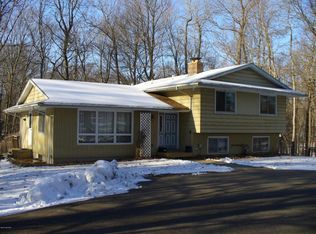 22727 Pine Lake Rd, Battle Creek, MI 49014