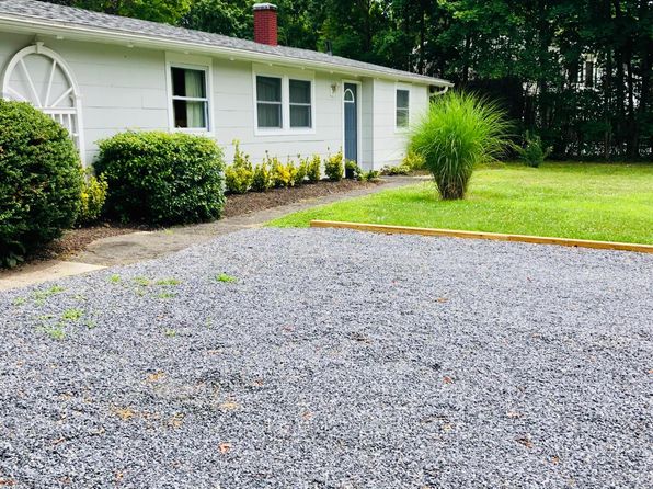 303 Old Town Rd
